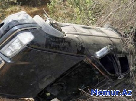Goranboyda avtomobil dərəyə aşdı: 2 yaralı