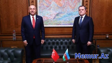 Ceyhun Bayramov Mövlud Çavuşoğlunu təbrik etdi