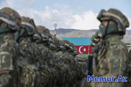 Hərbi qulluqçuların aylıq vəzifə maaşları artırıldı - QƏRAR
