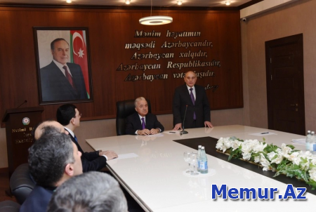 Nəsimi Rayon İcra Hakimiyyətinin yeni başçısı kollektivə təqdim olunub
