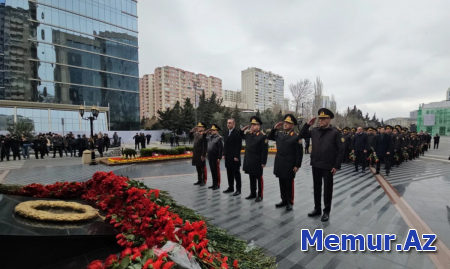 Fövqəladə Hallar Nazirliyinin kollektivi Xocalı soyqırımı abidəsini ziyarət edib