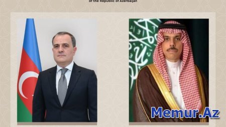 Ceyhun Bayramov səudiyyəli həmkarı ilə danışdı