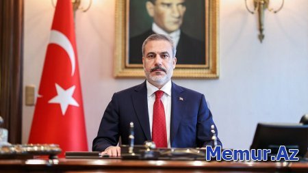 Türkiyənin xarici işlər naziri Suriya və qətərli həmkarı ilə telefon danışıqları aparıb