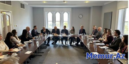 Elçin Əmirbəyov Britaniyada bir sıra görüşlər keçirib