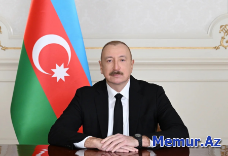Prezident İlham Əliyev paraqvaylı həmkarını təbrik edib