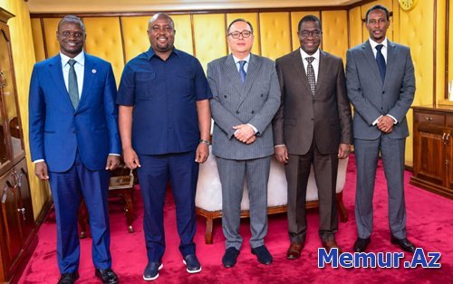 Sultan Hacıyev keniyalı nazirlə görüşdü 