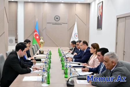 Azərbaycan Həmkarlar İttifaqları Konfederasiyasında Avropa çempionu Mədinə Sadıqova ilə görüş keçirilib