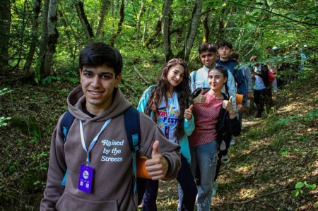 Gənclər Yay Fest-in “Elm, Etika və Gələcək” düşərgəsində bir araya gəliblər