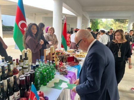 AŞQABADDA BMT GÜNÜ MÜNASİBƏTİLƏ AZƏRBAYCAN XÜSUSİ STENDLƏ TƏMSİL OLUNUB